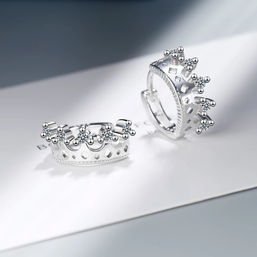 🌟 Sterling Silver Crown Huggie Hoop Earrings